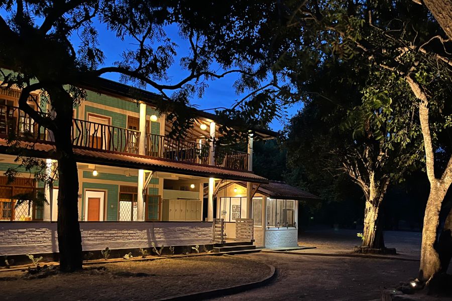 Funky leopard safari lodge, Yala
